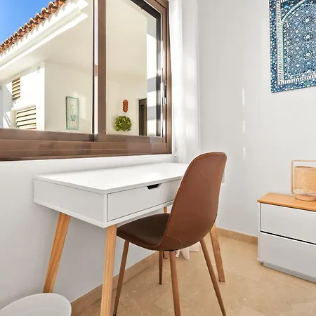 Lovely Beachfront In La Duquesa - Rdr527